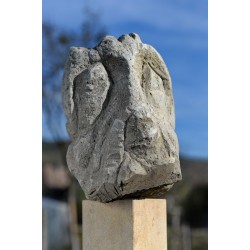 Dac - sculptură în piatră, artist Liviu Bumbu